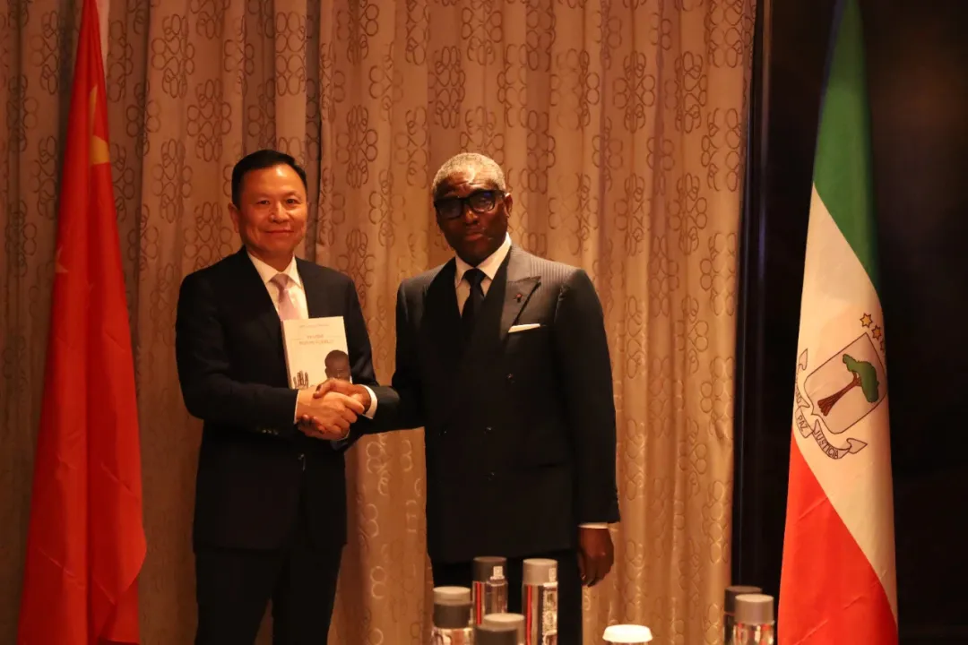 赤道几内亚共和国访华代表与z6尊龙官方网站股份深入探讨产业协同发展
